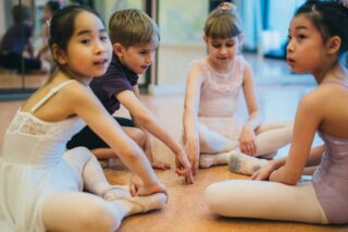 六本木ダンススタジオでバレエ教室をやっている子どもたち